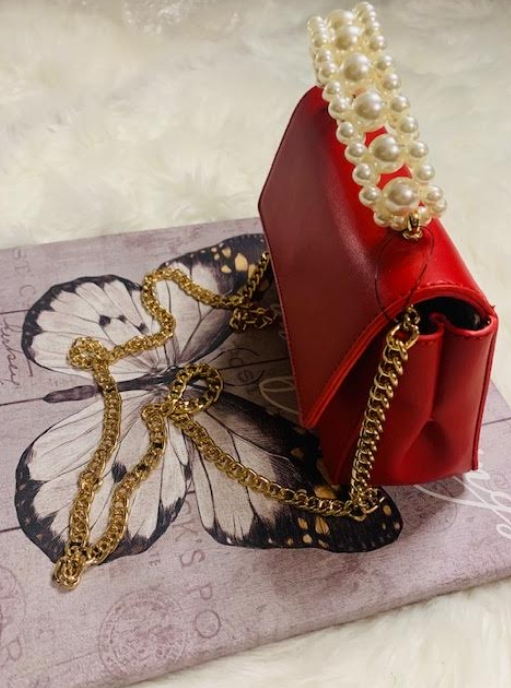 Gold Shoulder Handbag With Pearl Handle In Red