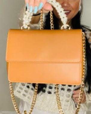 Gold Shoulder Handbag With Pearl Handle In Caramel Color