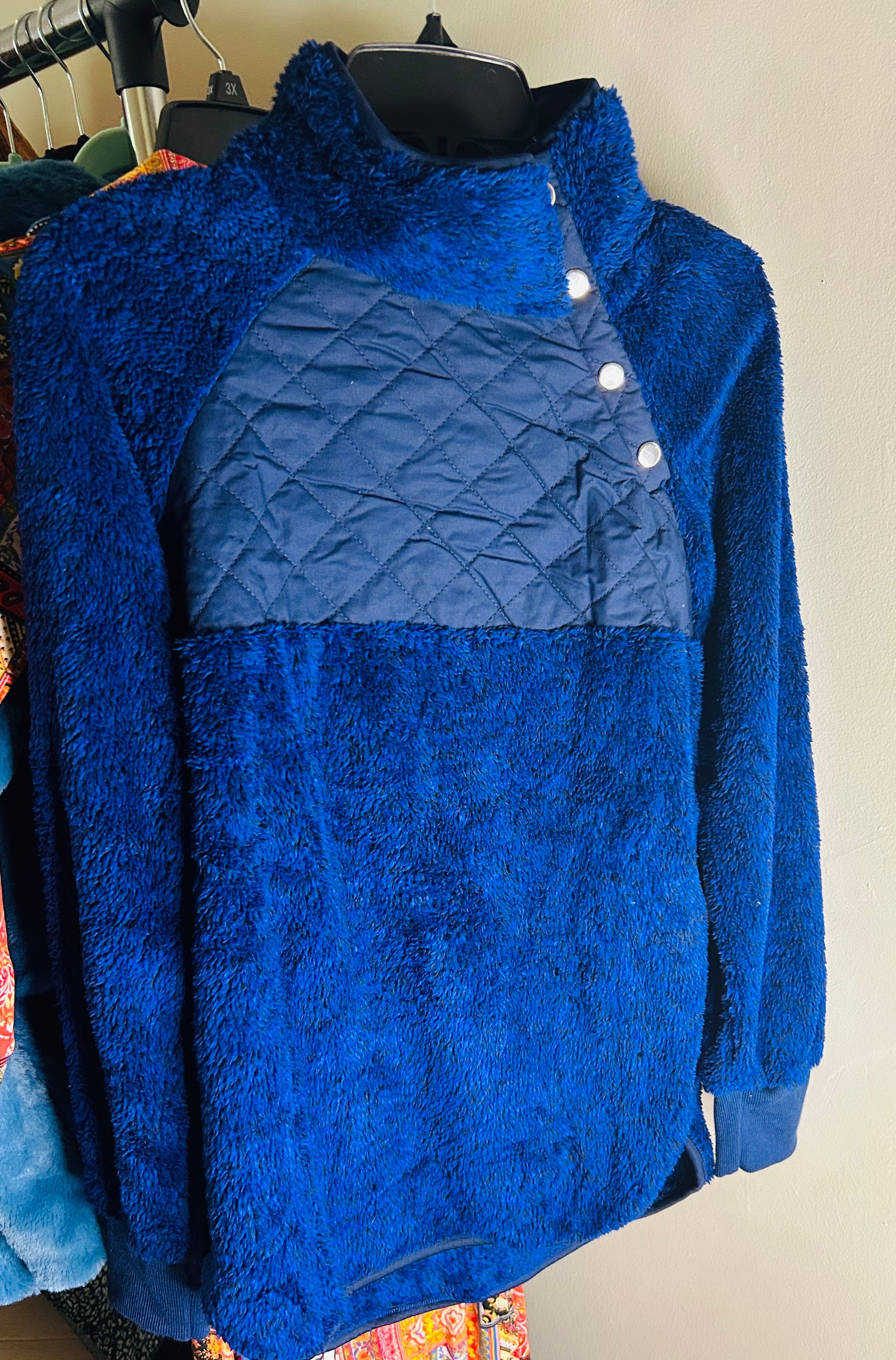 Beautiful Fleece Fabric Sweater - Super Soft