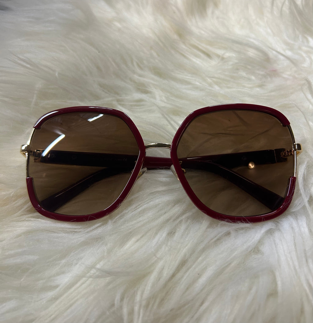 Sunglass With Dark Red and Gold Lining