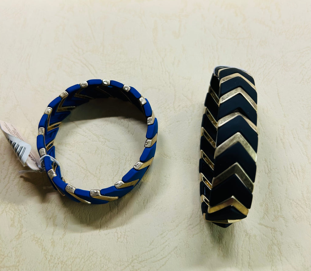 Elegant Bracelet With Gold Design