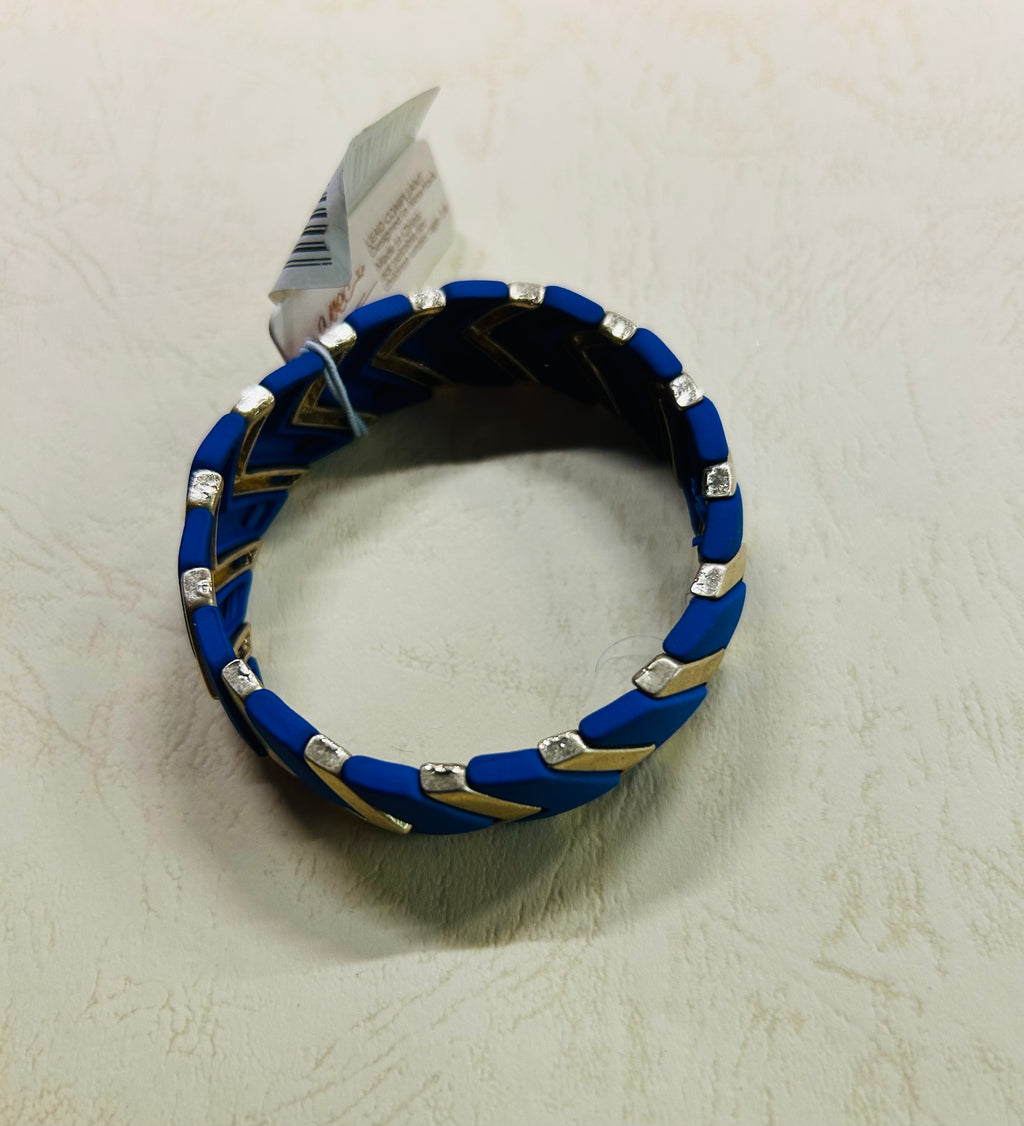 Elegant Bracelet With Gold Design